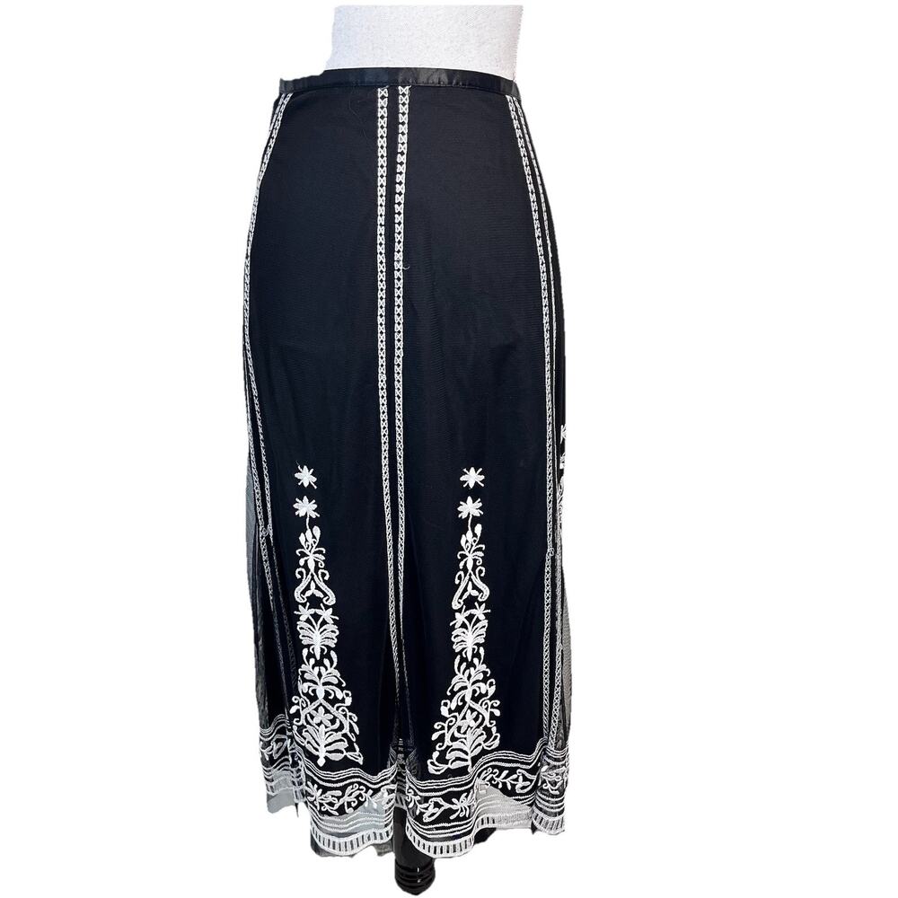 Peter Nygard Skirt sz 16 Black Mesh White Embroidery Midi Modest Church Wedding